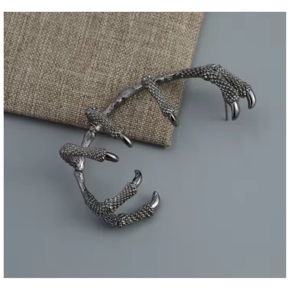 Gothic Dragon Claw Ear Cuff Wrap Earrings Punk Retro Jewelry - Picture 3 of 4